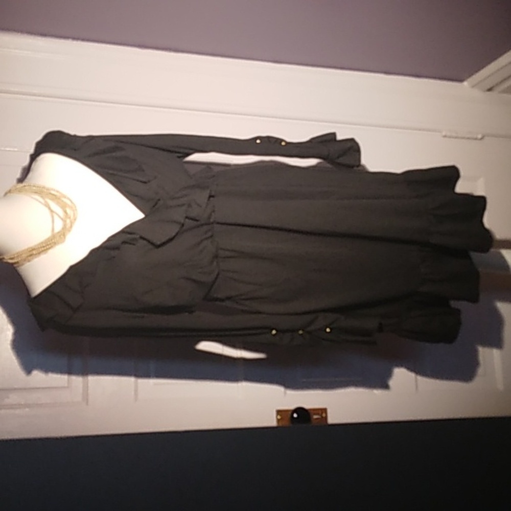 black Ruffle long sleeve midi dress just above the knee.  soft pleats, sz: L
